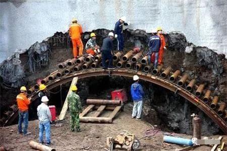 肥西隧道钢花管支护案例